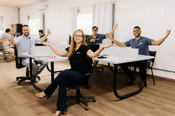 Estilo e Conforto: A Revolução da Armação de Óculos Incolor