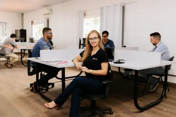 Proteja seus Olhos: A Importância da Armação de Óculos de Segurança do Trabalho
